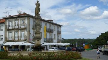 Praça Deu-la-Deu - Visitar Portugal