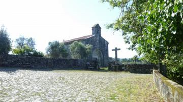 Igreja Românica de São Cláudio - Visitar Portugal