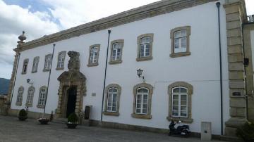 Paço dos Duques de Bragança - Visitar Portugal
