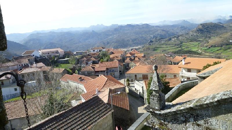 Vista da Aldeia de Outeiro