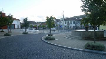 Largo Central da Vila - Visitar Portugal