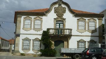 Casa do Adro ou Solar dos Côrte Real - Visitar Portugal