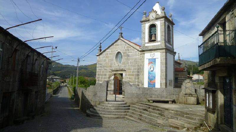 Igreja Matriz de Manhouce