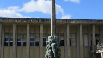 Escultura do Palácio da Justiça - Visitar Portugal