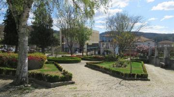 Jardim do Largo de Camões - Visitar Portugal